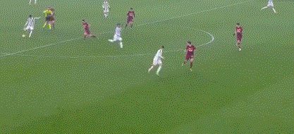 1612638510258085158.gif 【意甲】C罗首开纪录+中框+造乌龙 尤文2比0胜罗马